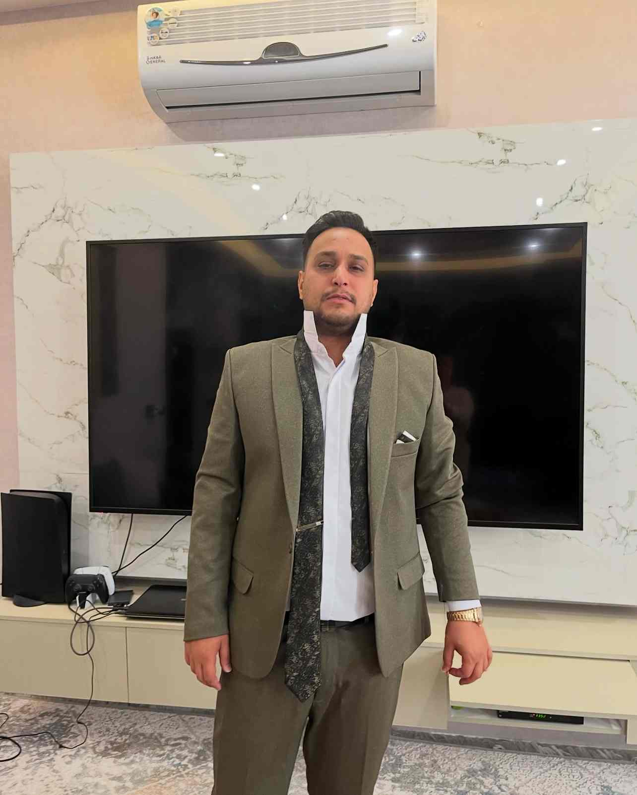 پوریا آدریوت