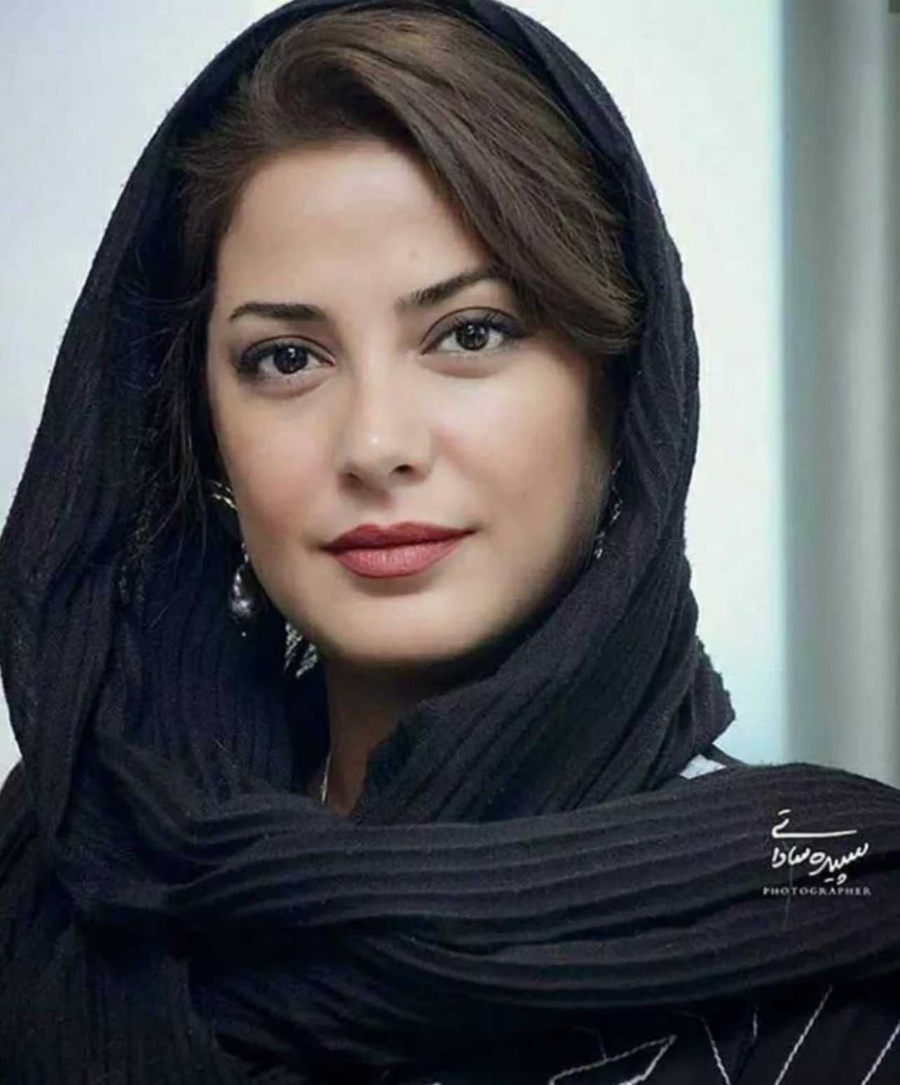 طناز طباطبایی